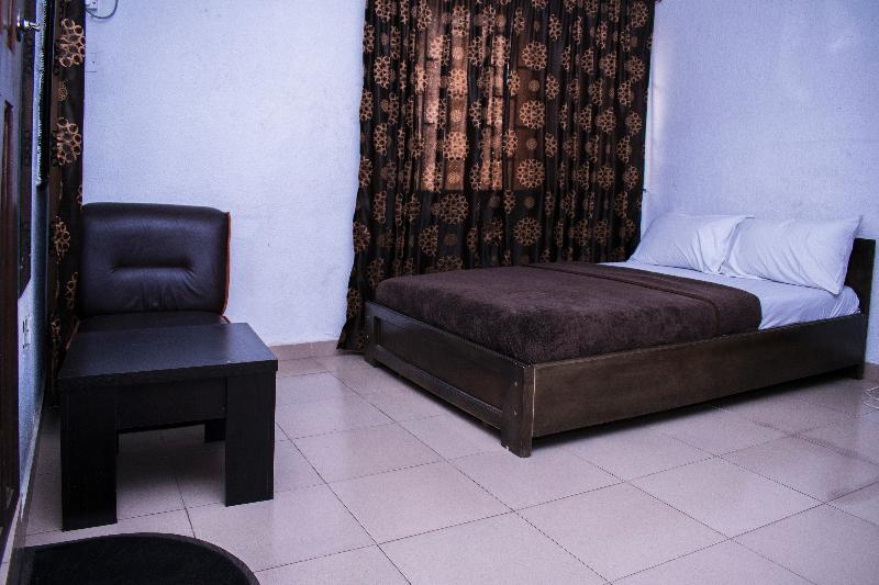 Day By Day Hotel Лаґос Екстер'єр фото